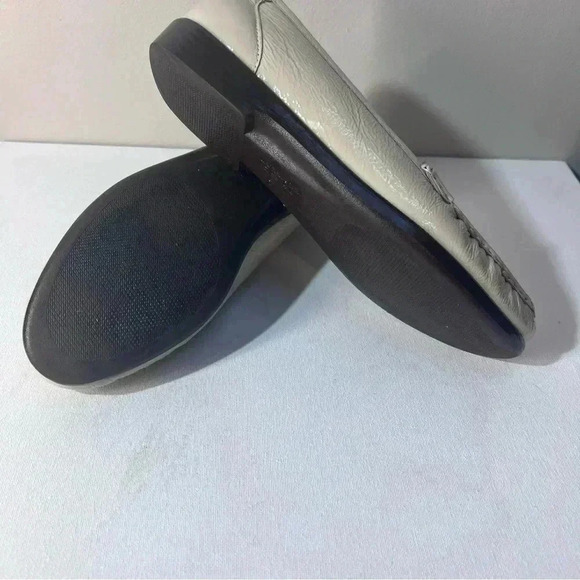 SAS METRO BEIGE PATENT LEATHER FLATS WOMEN'S SHOES SLIP-ON  CADUAL SIZE 9 1/5 - Picture 10 of 11